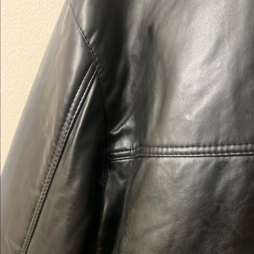 Vintage Armani Collezioni Black leather Lightweight Jacket Sleek Design Vintage - Picture 16 of 17